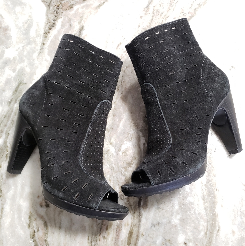 Schutz | Quetlin Suede Leather Black Booties 7